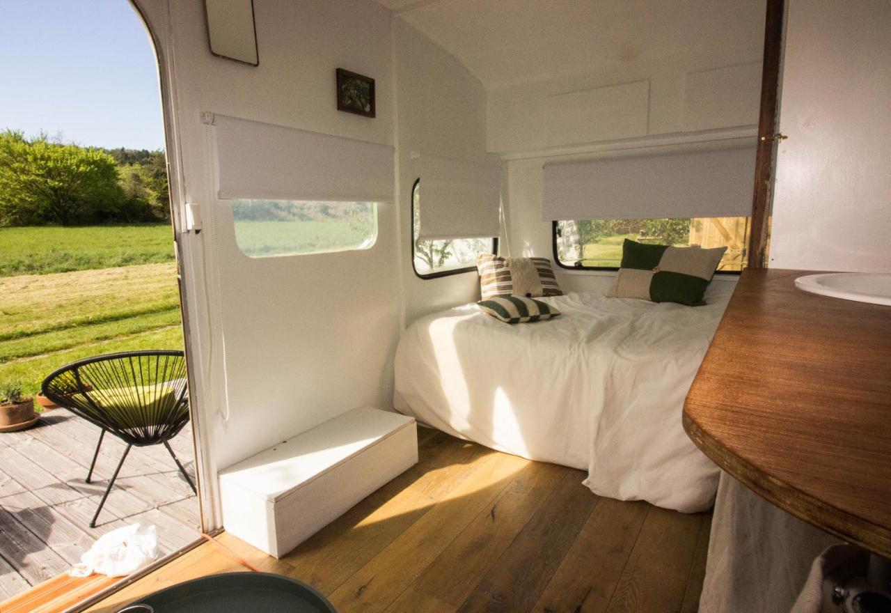 Ma Caravane Dans Les Collines Villeneuve-la-Comptal Exterior photo